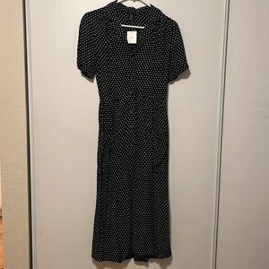 Buttoned down Black and white Polka dot button-down midi dress with pockets